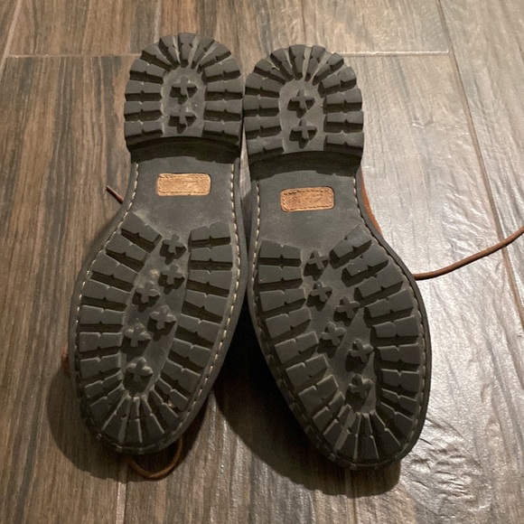 Clarks 1825 brown rubber sole lace up boots - Picture 3 of 6